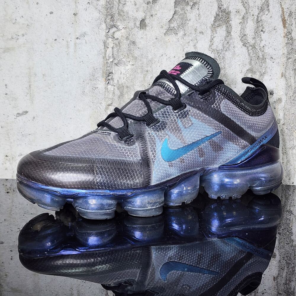 Nike Air VaporMax 2019 Throwback Future Black Size 7Y or 8.5 Women